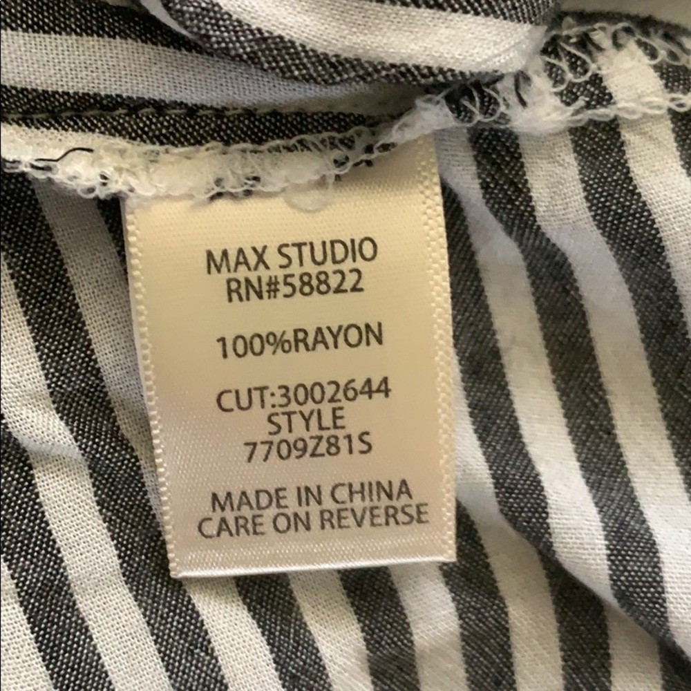 Max Studio Button Down Top - Picture 4 of 4